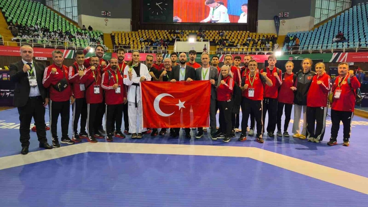 DÜNYA ÜMİTLER TAEKWONDO ŞAMPİYONASI’NIN İLK GÜNÜNDE MİLLİ SPORCU ZEHRA BEGÜM KAVUKCUOĞLU ALTIN...