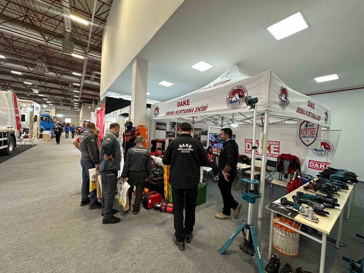 DÜZCE ARAMA KURTARMA DERNEĞİ (DAKE), İSTANBUL'DA DÜZENLENEN "ULUSLARARASI AFET YÖNETİM FUARI VE...