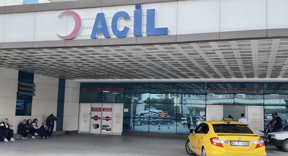 DÜZCE ATATÜRK DEVLET HASTANESİ ACİL TIP UZMANI DR. SİNAN ÖZDEMİR, HAVALARIN SOĞUMASIYLA ACİL...