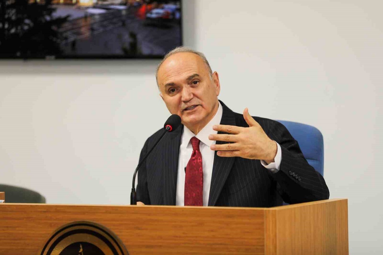 DÜZCE BELEDİYE BAŞKANI FARUK ÖZLÜ