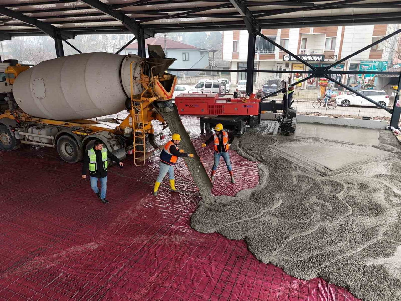 DÜZCE BELEDİYESİ TARAFINDAN AZİZİYE MAHALLESİ’NDE İNŞA EDİLEN TUHAFİYECİLER PAZARYERİ VE FUAR...