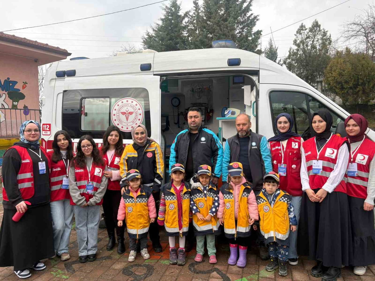 DÜZCE’DE ESENTEPE İLKOKULU’NDA, KIZILAY GENÇ GÖNÜLLÜLERİ TARAFINDAN YÜRÜTÜLEN “DERSİMİZ SAĞLIK”...