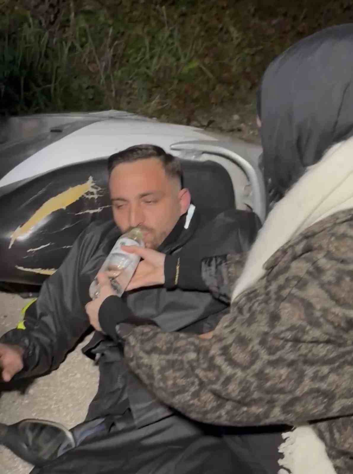 DÜZCE’DE MOTOSİKLETLİ KURYE OLARAK ÇALIŞAN ONUR ESKİ, SEVGİLİSİ ELİF CEYLAN’A SIRA DIŞI BİR...