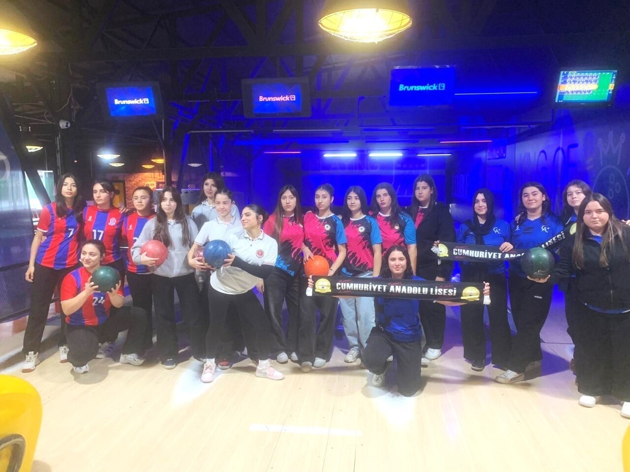 DÜZCE’DE OKUL SPORLARI GENÇLER BOWLİNG MÜSABAKALARINA 13 TAKIM KATILIM SAĞLADI.