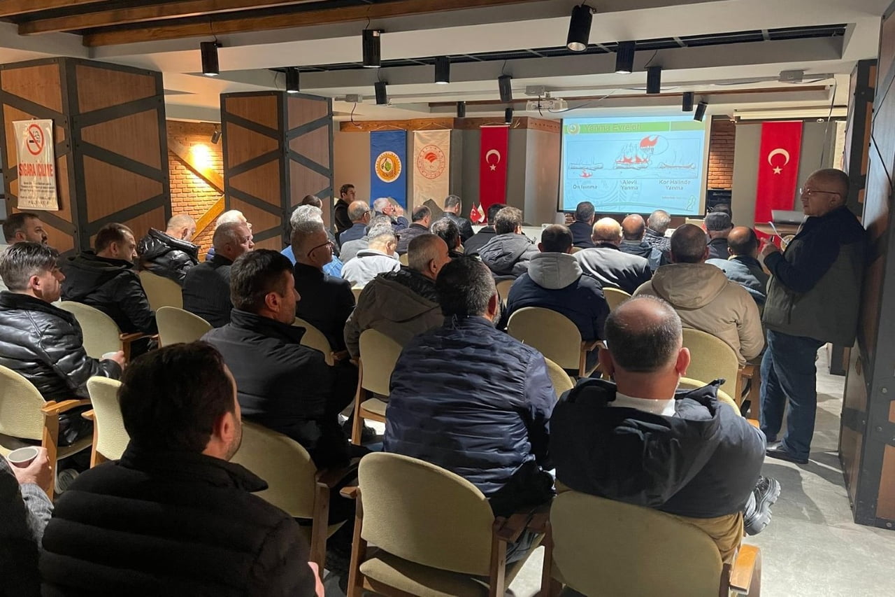 DÜZCE’DE ORMAN YANGINLARIYLA MÜCADELE YÖNTEMLERİ EĞİTİMİ YAPILDI.