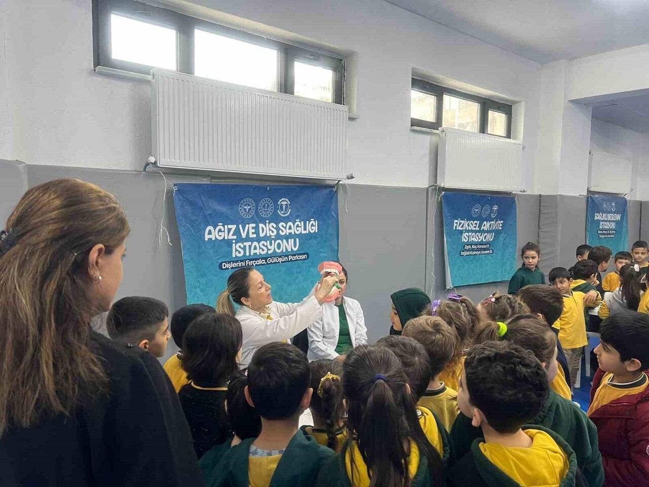 DÜZCE MERKEZ IŞIK İLKOKULUNDA GERÇEKLEŞTİRİLEN “SAĞLIKLI ÇOCUK, SAĞLIKLI GELECEK” ETKİNLİĞİ...