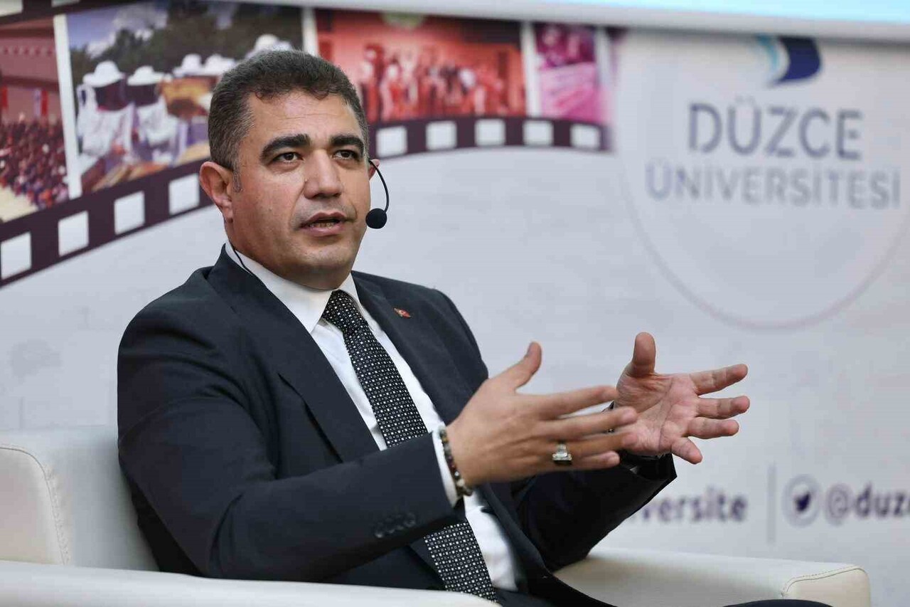 DÜZCE ÜNİVERSİTESİ AKÇAKOCA BEY SİYASAL BİLGİLER FAKÜLTESİ İLE KARİYER GELİŞTİRME VE MEZUN İZLEME...