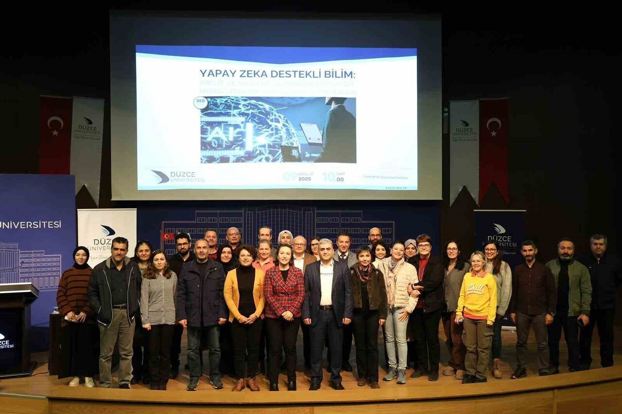 DÜZCE ÜNİVERSİTESİ ARAŞTIRMA DEKANLIĞI TARAFINDAN DÜZENLENEN “YAPAY ZEKA DESTEKLİ BİLİM: PROJE VE...