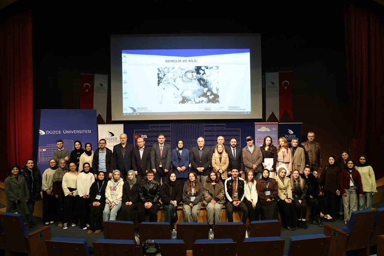 DÜZCE ÜNİVERSİTESİ ÇOCUK VE GENÇLİK EĞİTİMİ UYGULAMA VE ARAŞTIRMA MERKEZİ İLE KARİYER GELİŞTİRME...