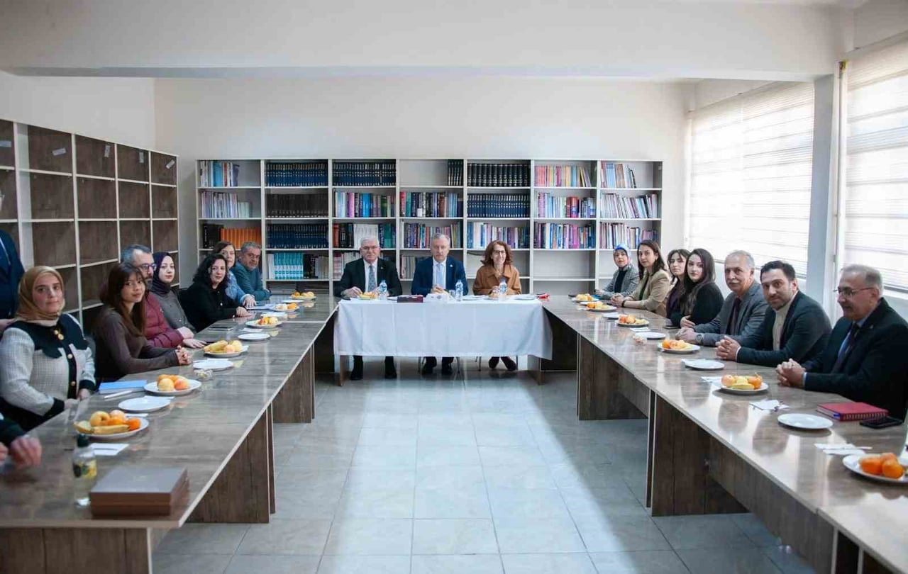 EBYÜ’DE SAĞLIK BİRİMLERİNİN MEMNUNİYET ANKETLERİ DEĞERLENDİRİLDİ