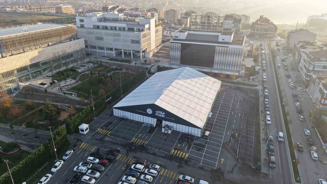 EDEBİYAT, AKADEMİ VE DÜŞÜNCE DÜNYASINDAN ÖNEMLİ İSİMLER BU YIL ARNAVUTKÖY’DE OKURLARLA BULUŞACAK....