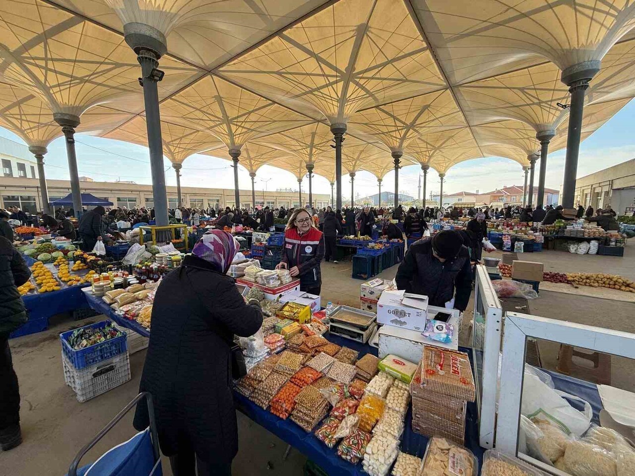 EDİRNE'NİN İPSALA İLÇE TARIM VE ORMAN MÜDÜRLÜĞÜ EKİPLERİ, TARIM ÜRÜNLERİ FİYAT İZLEME SİSTEMİ'NE...