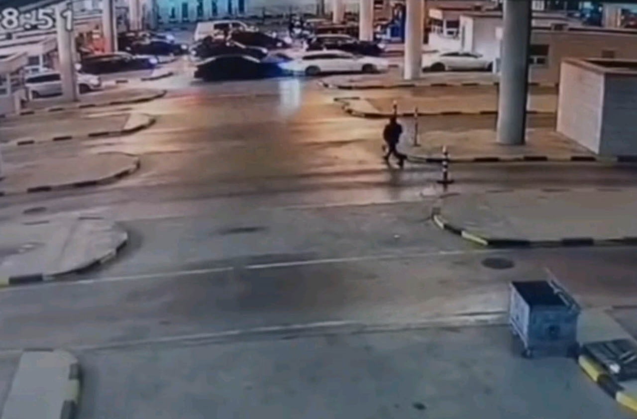 EDİRNE’DE KAPIKULE GÜMRÜK KAPISI’NDA GÖREV YAPAN BİR GÜMRÜK MEMURU, ARAÇ KONTROLÜ SIRASINDA İKİ...