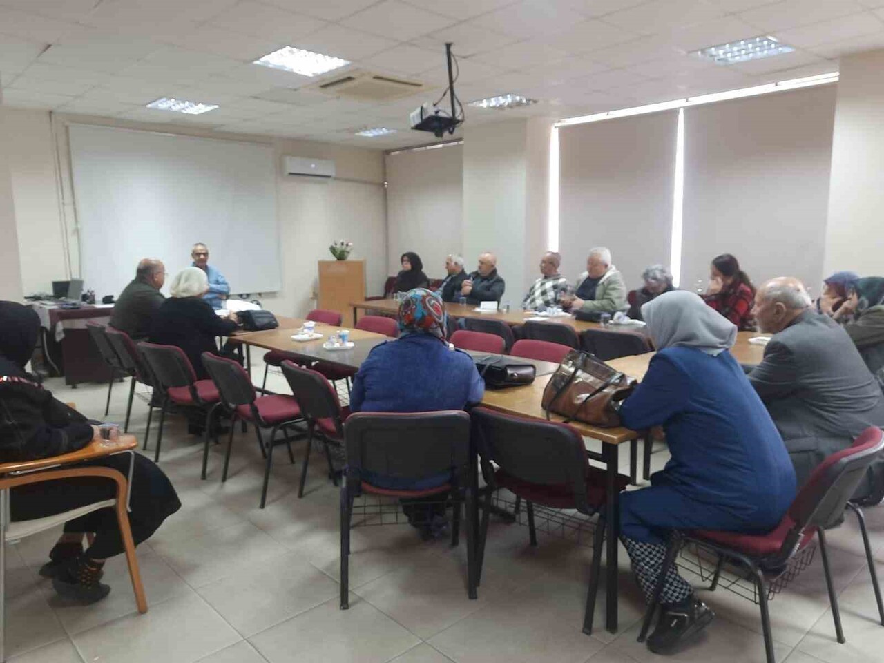 EDREMİT DEVLET HASTANESİ TARAFINDAN DİYABET HASTALIĞINDA FARKINDALIĞI ARTIRMAK VE DOĞRU BİLGİYE...