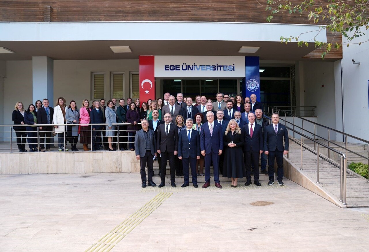 EGE ÜNİVERSİTESİ SENATO TOPLANTISINDA, ÜNİVERSİTENİN ARAŞTIRMA ÜNİVERSİTELERİ LİGİNDEKİ BAŞARILI...