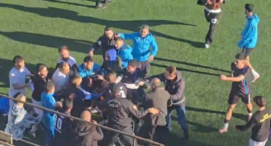 ELAZIĞ'DA OYNANAN AMATÖR MAÇTA KAVGA ÇIKTI