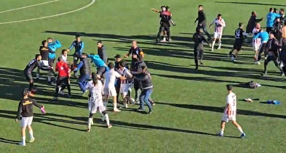 ELAZIĞ'DA OYNANAN AMATÖR MAÇTA KAVGA ÇIKTI