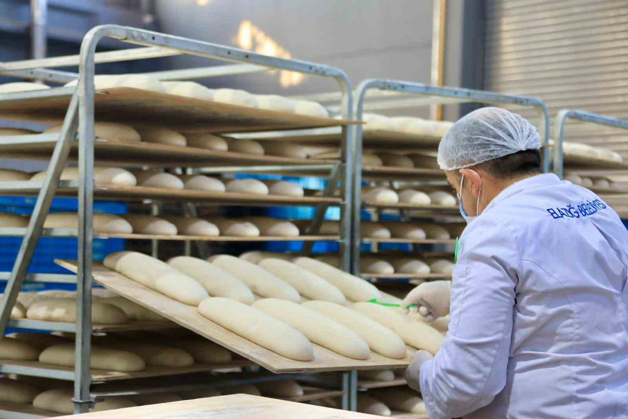 ELAZIĞ BELEDİYESİ, SOSYAL BELEDİYECİLİK ANLAYIŞI DOĞRULTUSUNDA HAYATA GEÇİRDİĞİ HALK EKMEK ÜRETİM...