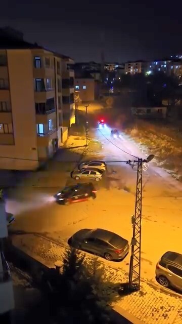 ELAZIĞ’DA POLİS EKİPLERİNDEN KAÇAN EHLİYETSİZ SÜRÜCÜYE 44 BİN 705 LİRA ARAÇ SAHİBİNE İSE 18 BİN...