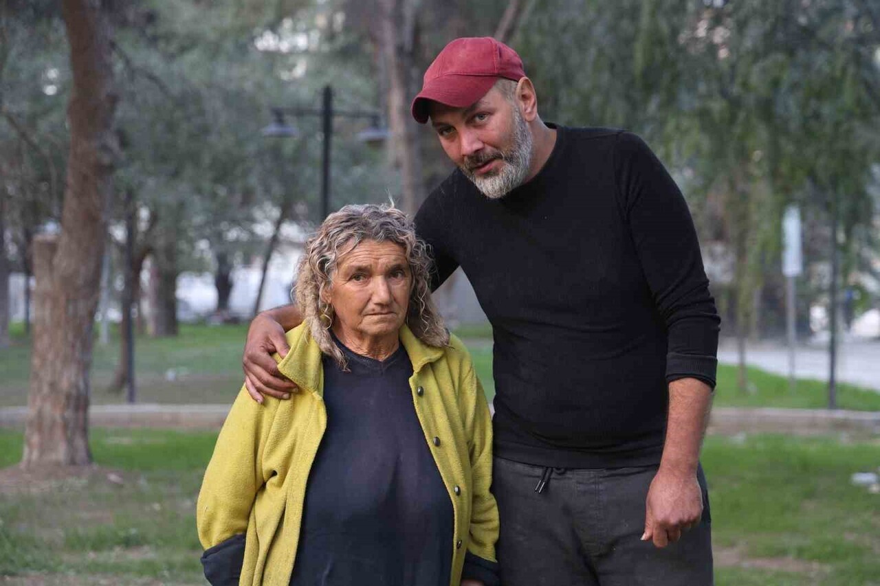 EMRAH KÖYGÜLÜ VE ANNESİ SEMİRE KÖYGÜLÜ