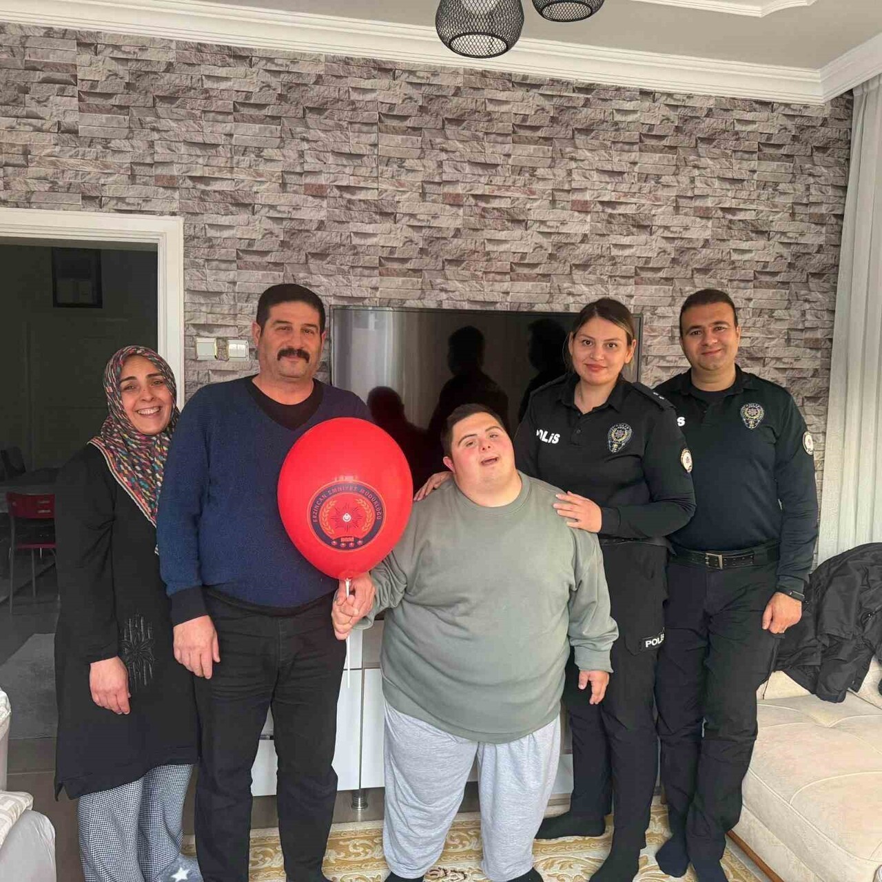 ERZİNCAN İL EMNİYET MÜDÜRLÜĞÜ SOSYAL HİZMETLER VE SAĞLIK ŞUBE MÜDÜRLÜĞÜ PERSONELİ, 3 ARALIK...