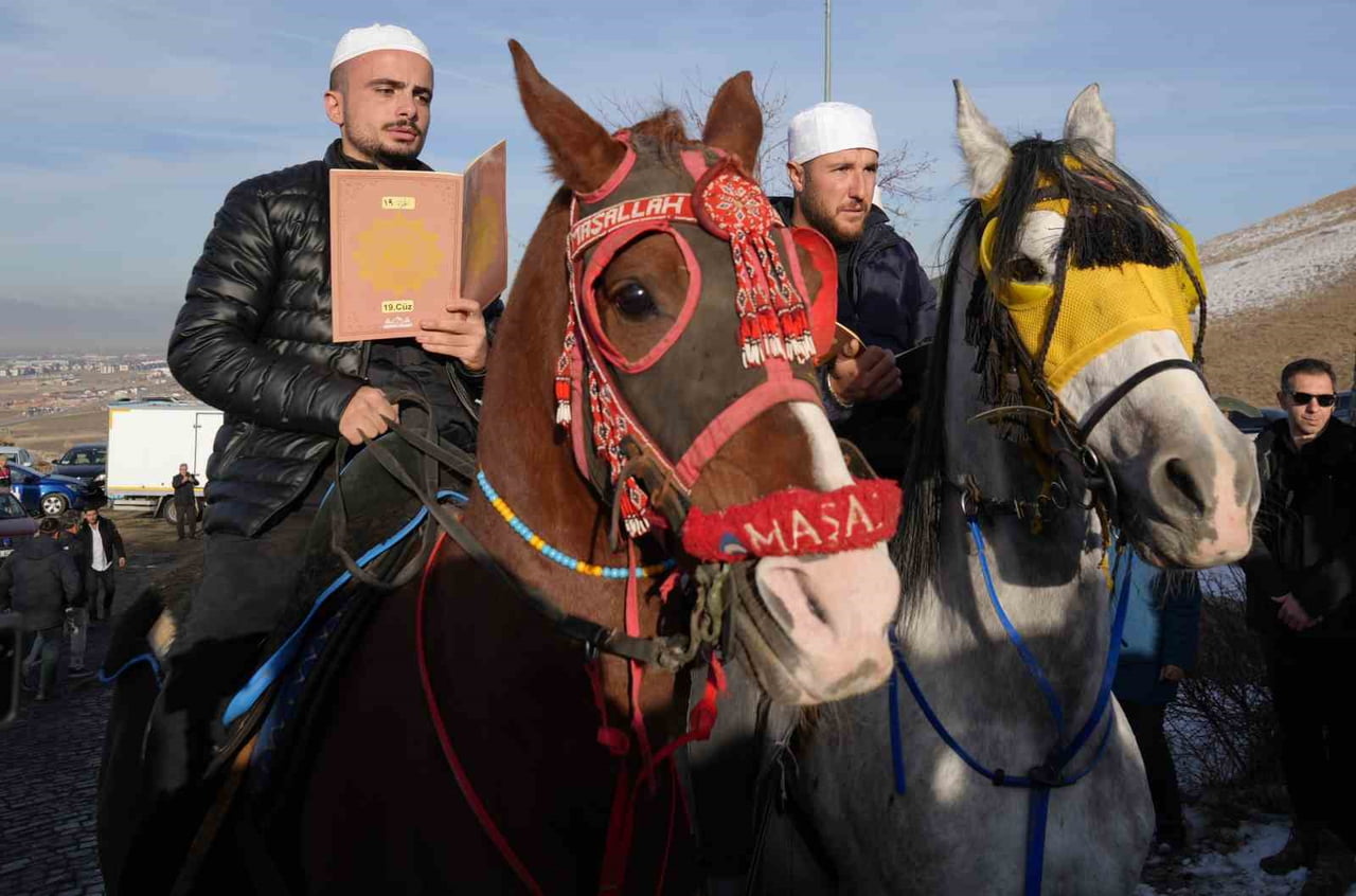 ERZURUM'U DOĞAL AFETLERDEN KORUMAK İÇİN PİR ALİ BABA TARAFINDAN YAKLAŞIK 500 YIL ÖNCE...