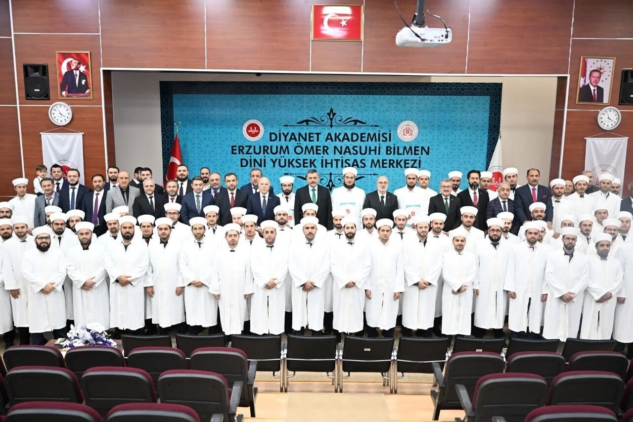 ERZURUM’DA DİYANET AKADEMİSİ BÜNYESİNDE DÜZENLENEN 3. DÖNEM MESLEKİ EĞİTİM PROGRAMINI BAŞARIYLA...