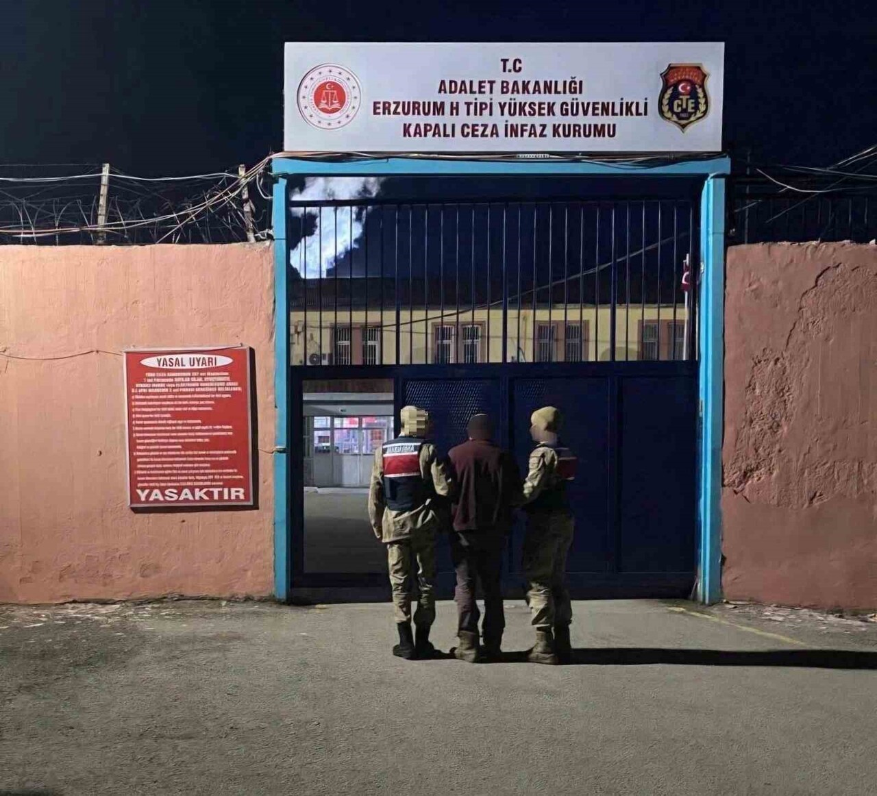 ERZURUM’DA HAKKINDA KESİNLEŞMİŞ HAPİS CEZASI BULUNAN FETÖ/PDY ÜYESİ İSPİR’DE...