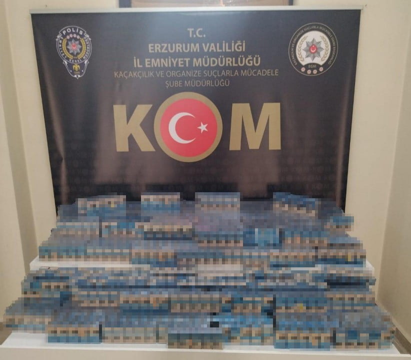 ERZURUM’DA POLİSİN YAPTIĞI OPERASYON İLE 3 BİN 442 PAKET GÜMRÜK KAÇAĞI SİGARA ELE...