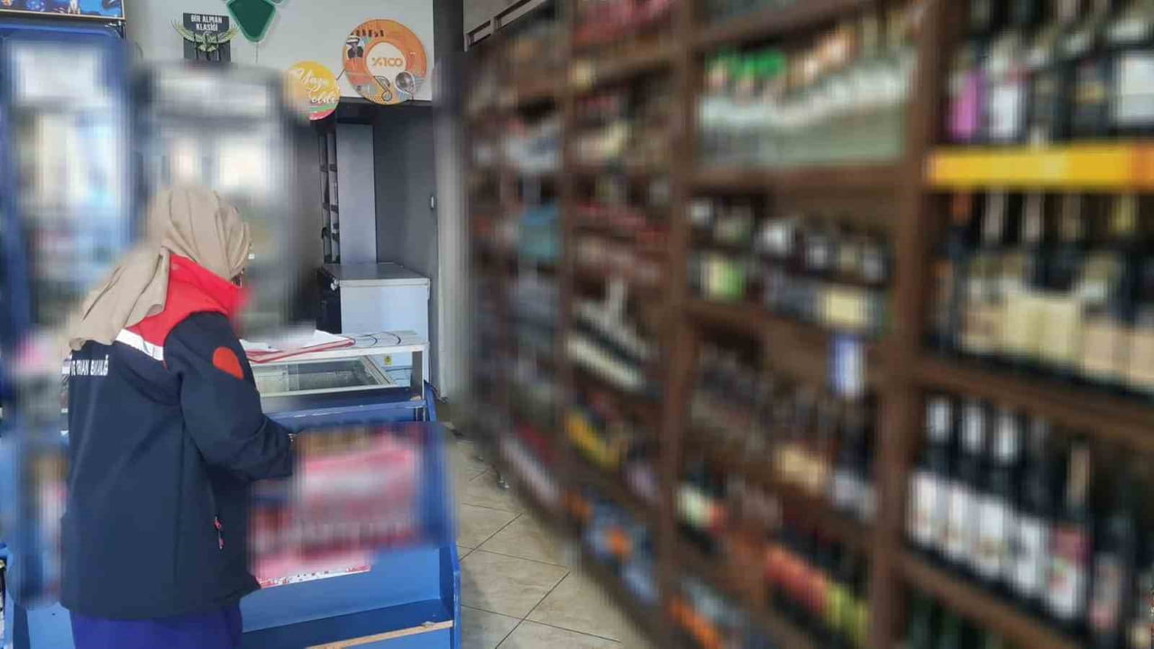 ERZURUM’DA SON BİR HAFTA İÇERİSİNDE GIDA SATIŞI YAPAN İŞLETMELERE YÖNELİK 660 DENETİM...