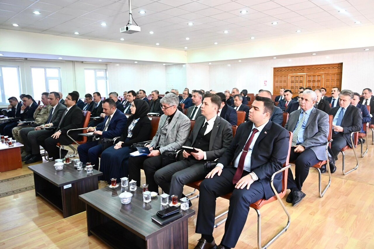 ERZURUM’DA VALİ MUSTAFA ÇİFTÇİ BAŞKANLIĞINDA, TARIMSAL ARAŞTIRMA ENSTİTÜSÜ TOPLANTI SALONU’NDA...