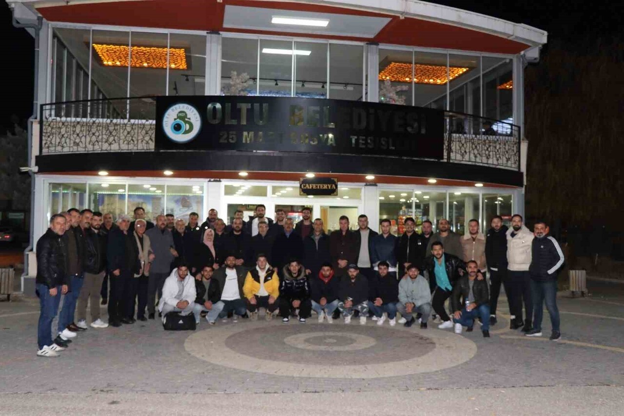 ERZURUM’UN OLTU İLÇESİNDE BELEDİYE YÖNETİMİ, SİYASİ PARTİ TEMSİLCİLERİ VE ESNAF, 25 MART SPOR...