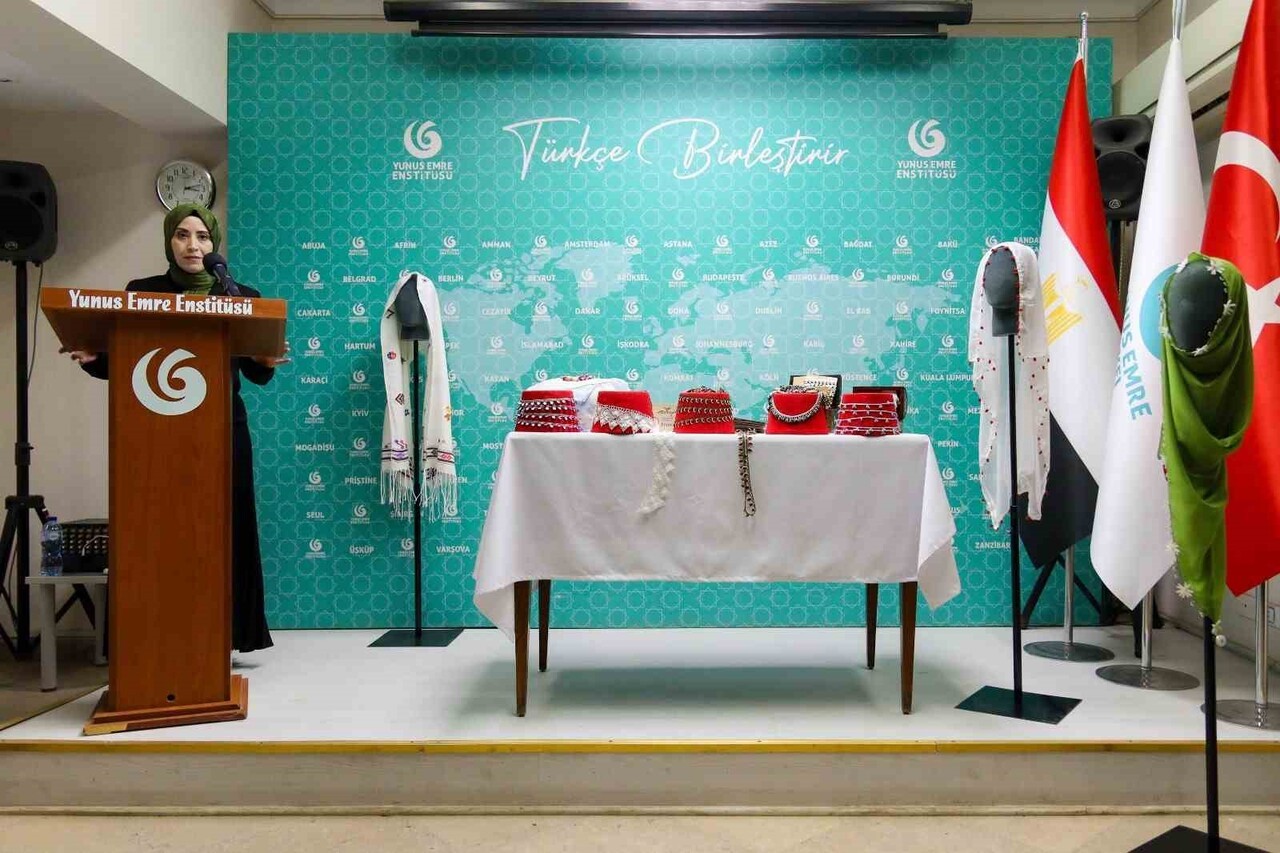 ERZURUM’UN OLUR İLÇESİNE BAĞLI ORMANAĞZI KÖYÜ’NDE EL EMEĞİYLE DOKUNAN GELENEKSEL KARNAVAS BEZİ...