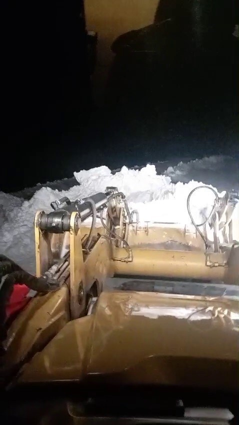 ERZURUM’UN TEKMAN İLÇESİNDE ETKİLİ OLAN YOĞUN KAR YAĞIŞI SONRASI ÇOK SAYIDA MAHALLENİN YOLU...