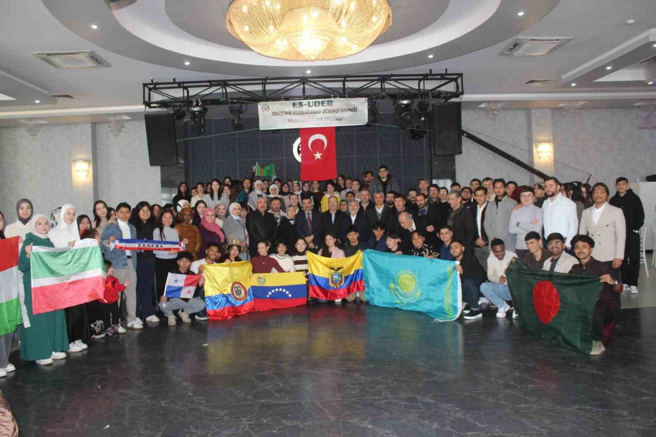 ES-UDER TARAFINDAN DÜZENLENEN KAHVALTI PROGRAMINDA BİR ARAYA GELEN 55 FARKLI ÜLKEDEN ULUSLARARASI...