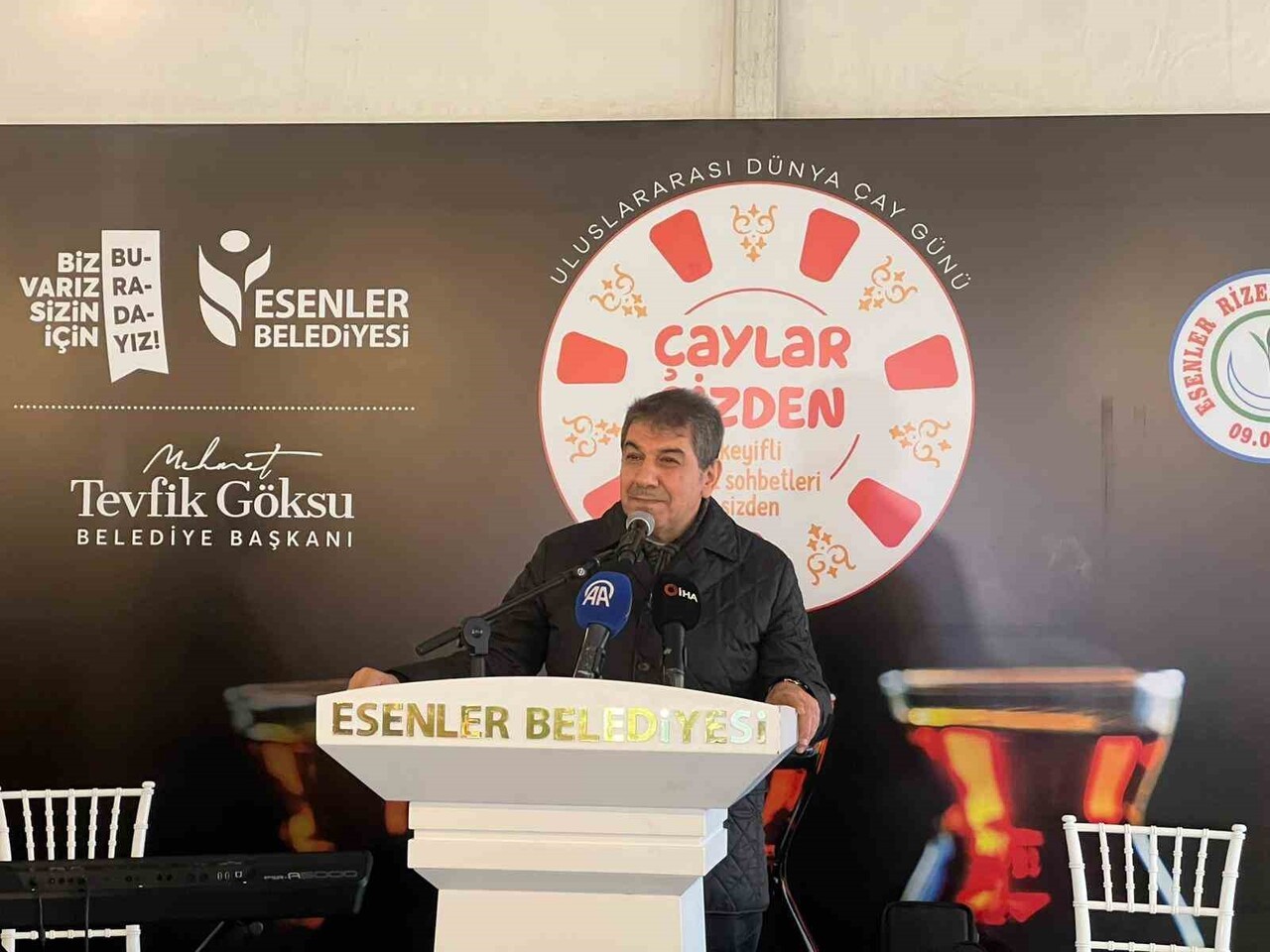ESENLER’DE ULUSLARARASI DÜNYA ÇAY GÜNÜ COŞKUSU: VATANDAŞLARA 55 ÇEŞİT ÇAY İKRAM...