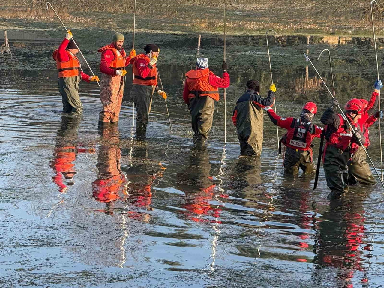ESKİŞEHİR'DE 4 GÜNDÜR KAYIP OLAN 51 YAŞINDAKİ TÜRKÇE ÖĞRETMENİ TUNCAY ARSLAN'IN BULUNMASI İÇİN...