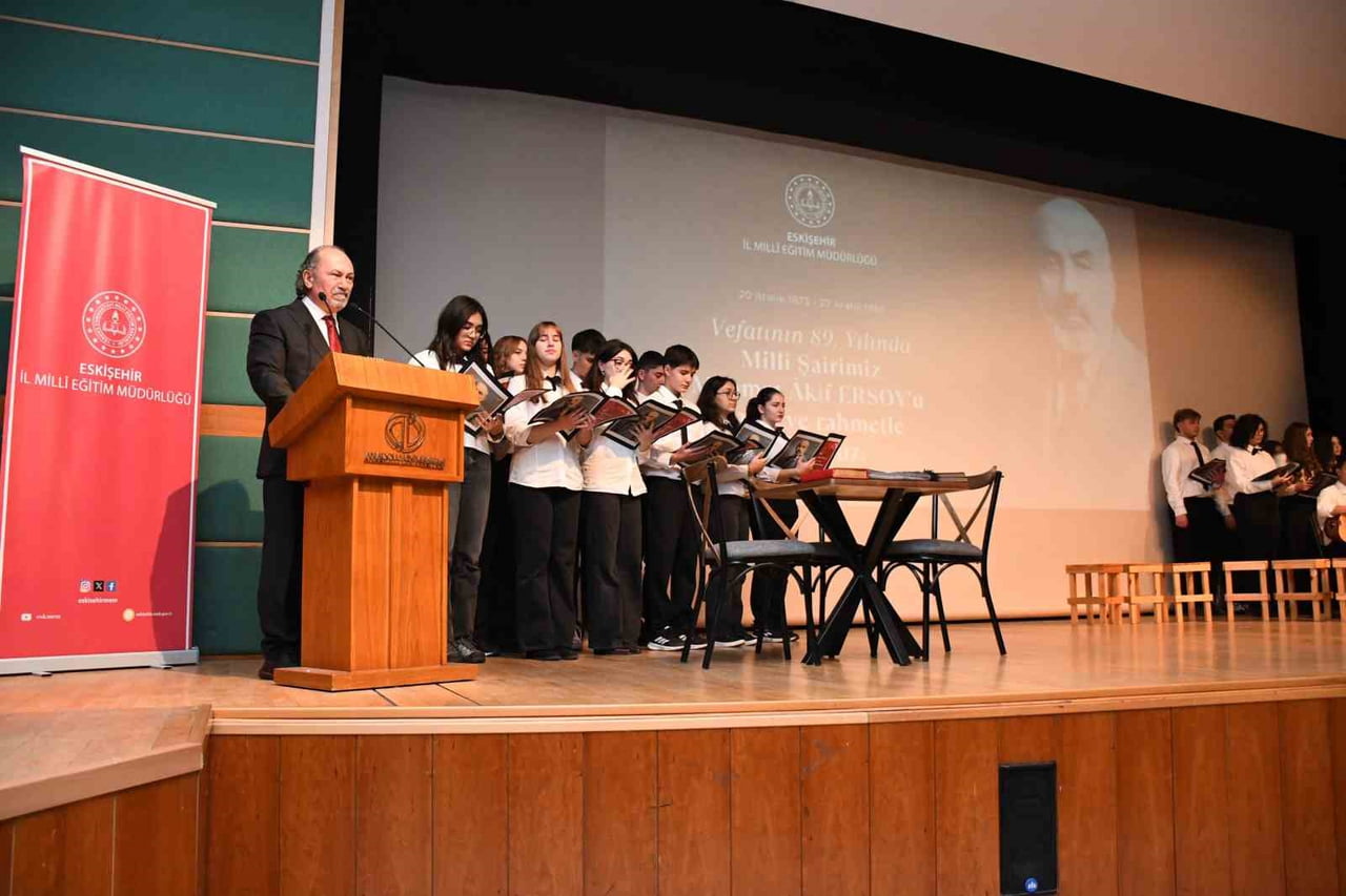 ESKİŞEHİR'DE ATATÜRK LİSESİ ÖĞRENCİLERİ TARAFINDAN HAZIRLANAN, 'İSTİKLAL VE İSTİKBAL ŞAİRİMİZ...