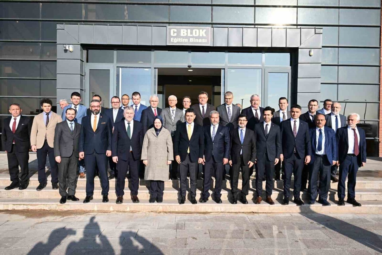 ESKİŞEHİR'DE BULUNAN ANADOLU ÜNİVERSİTESİ EV SAHİPLİĞİNDE, ULUSAL RAYLI SİSTEMLER TEST VE...