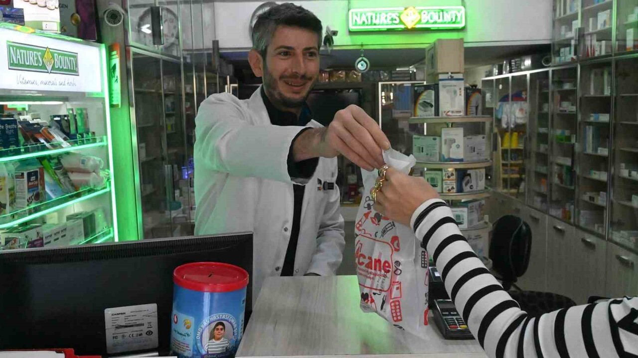 ESKİŞEHİR'DE ECZACI NECMİ YILMAZ, KIŞ AYLARINDA ARTAN VİRAL ENFEKSİYONLARA KARŞI BAĞIŞIKLIĞI...