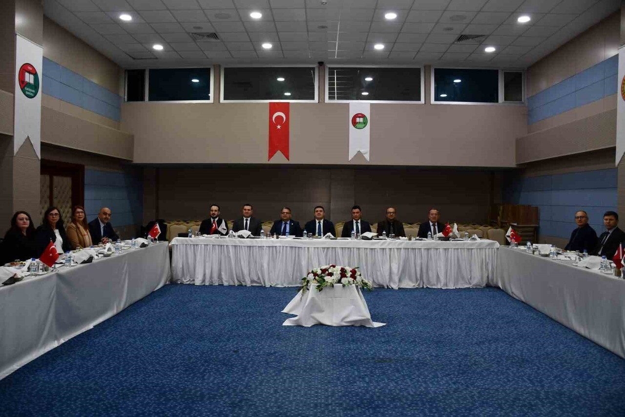 ESKİŞEHİR'DE YÜKÜMLÜ VE ESKİ HÜKÜMLÜLERİN İŞ, EĞİTİM, AYNİ YARDIM VE BENZERİ TALEPLERİYLE İLGİLİ...