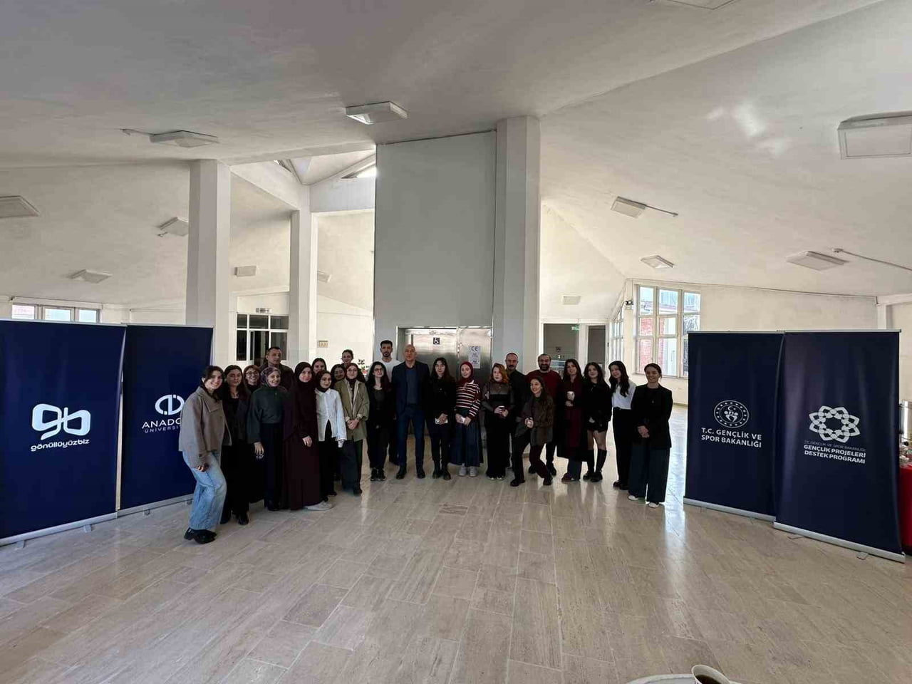 ESKİŞEHİR ANADOLU ÜNİVERSİTESİ'NDE 'AFET ZAMANLARINDA GENÇLERİN DİJİTAL GÖNÜLLÜLÜĞÜ' PROJESİ...