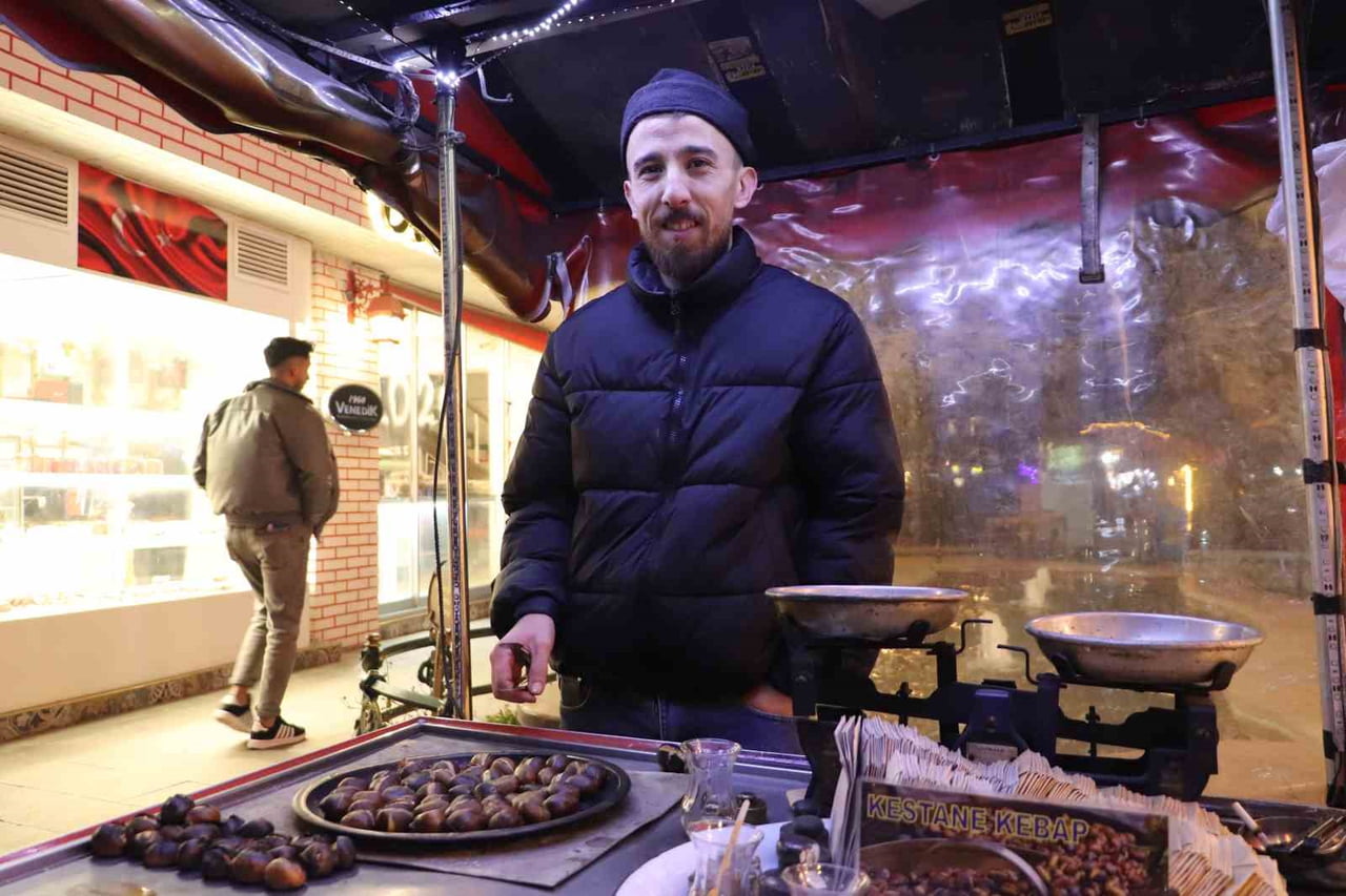 ESKİŞEHİR’DE HAVA SICAKLIĞININ HİSSEDİLEN-7 DERECEYE KADAR DÜŞTÜĞÜ YILBAŞI GECESİNDE, DONDURUCU...