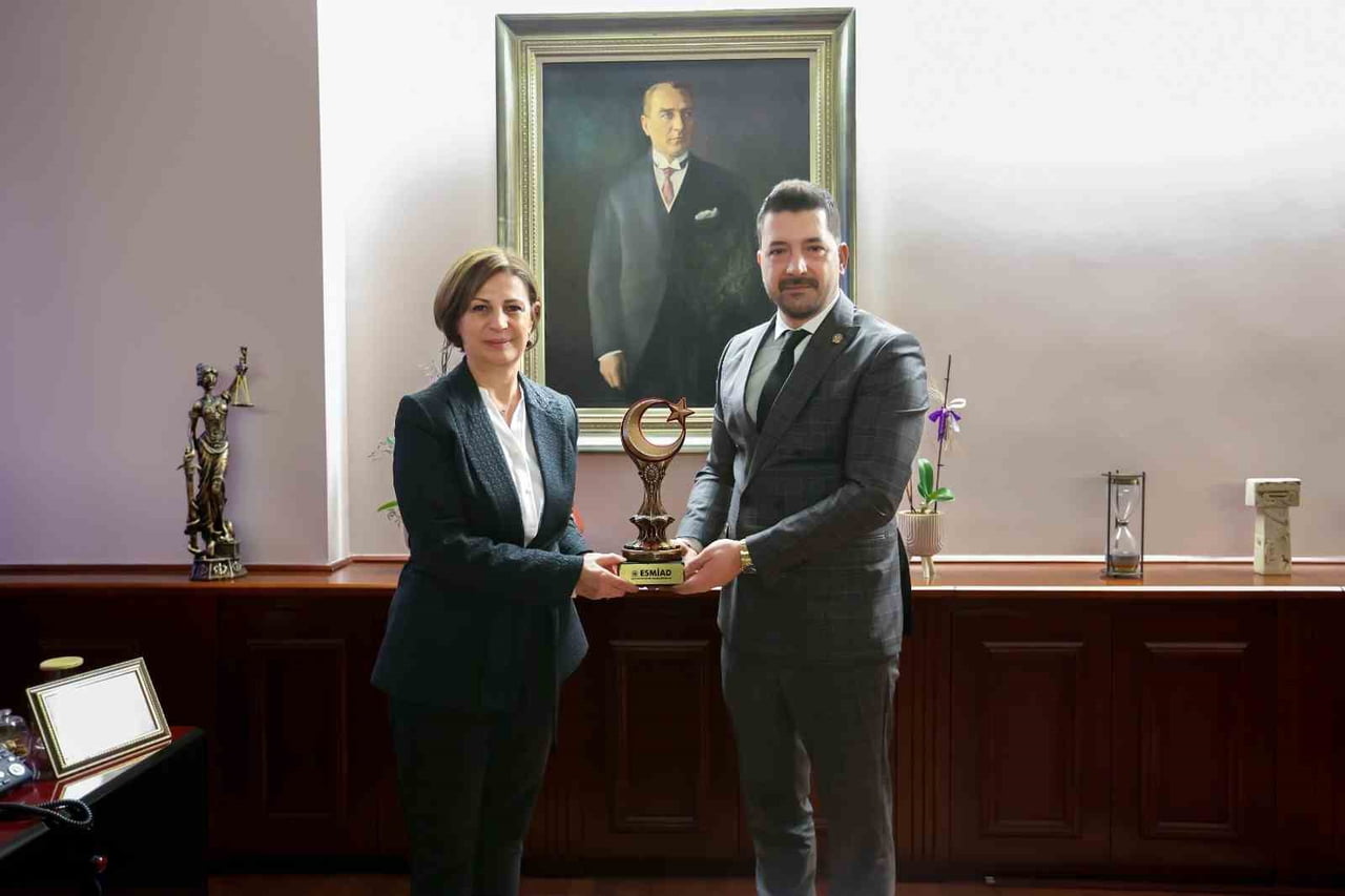 ESKİŞEHİR MÜTEŞEBBİS İŞ ADAMLARI DERNEĞİ (ESMİAD), ESKİŞEHİR'DEKİ BELEDİYE BAŞKANLARINA ZİYARETTE...