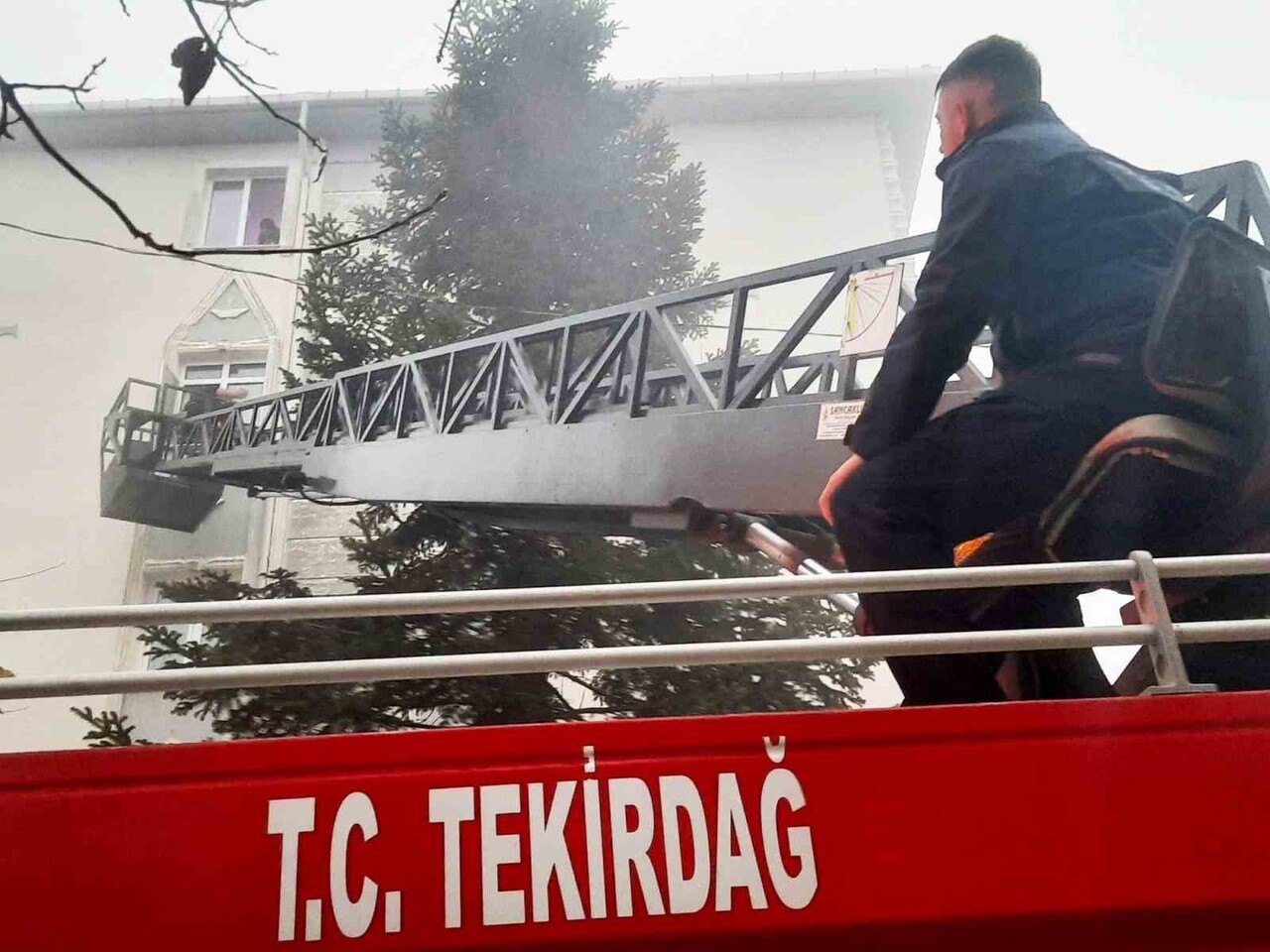 EVE CAMDAN GİRİLDİ.