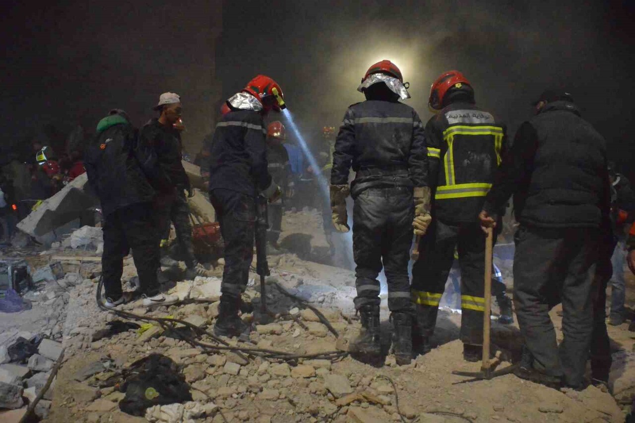 FAS'TA İKİ BİNANIN ÇÖKMESİ SONUCU HAYATINI KAYBEDENLERİN SAYISI 22'YE YÜKSELDİ.