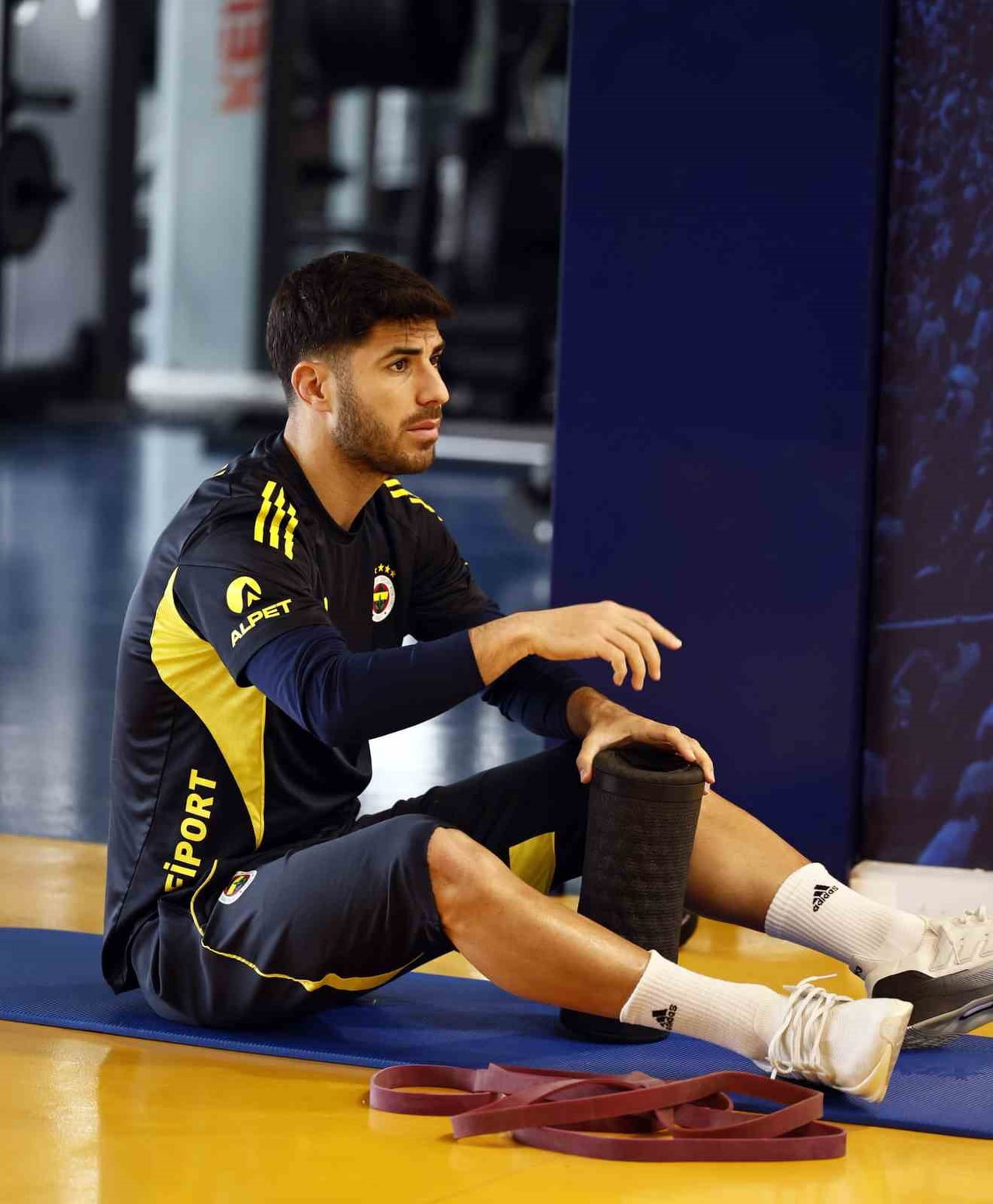 FENERBAHÇE'DE YAPILAN ANTRENMAN; SALONDA YAPILAN CORE HAREKETLERİYLE BAŞLADI, REJENERASYON...