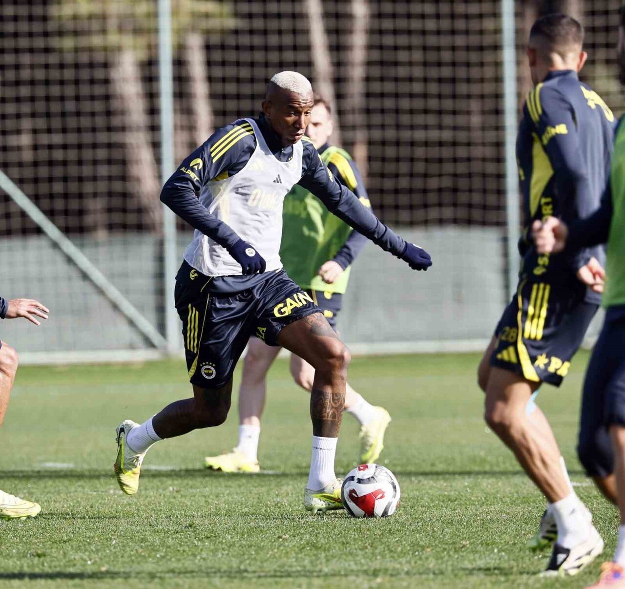 FENERBAHÇE, TRENDYOL SÜPER LİG'İN 16. HAFTASINDA YARIN EVİNDE OYNAYACAĞI KONYASPOR MAÇININ...