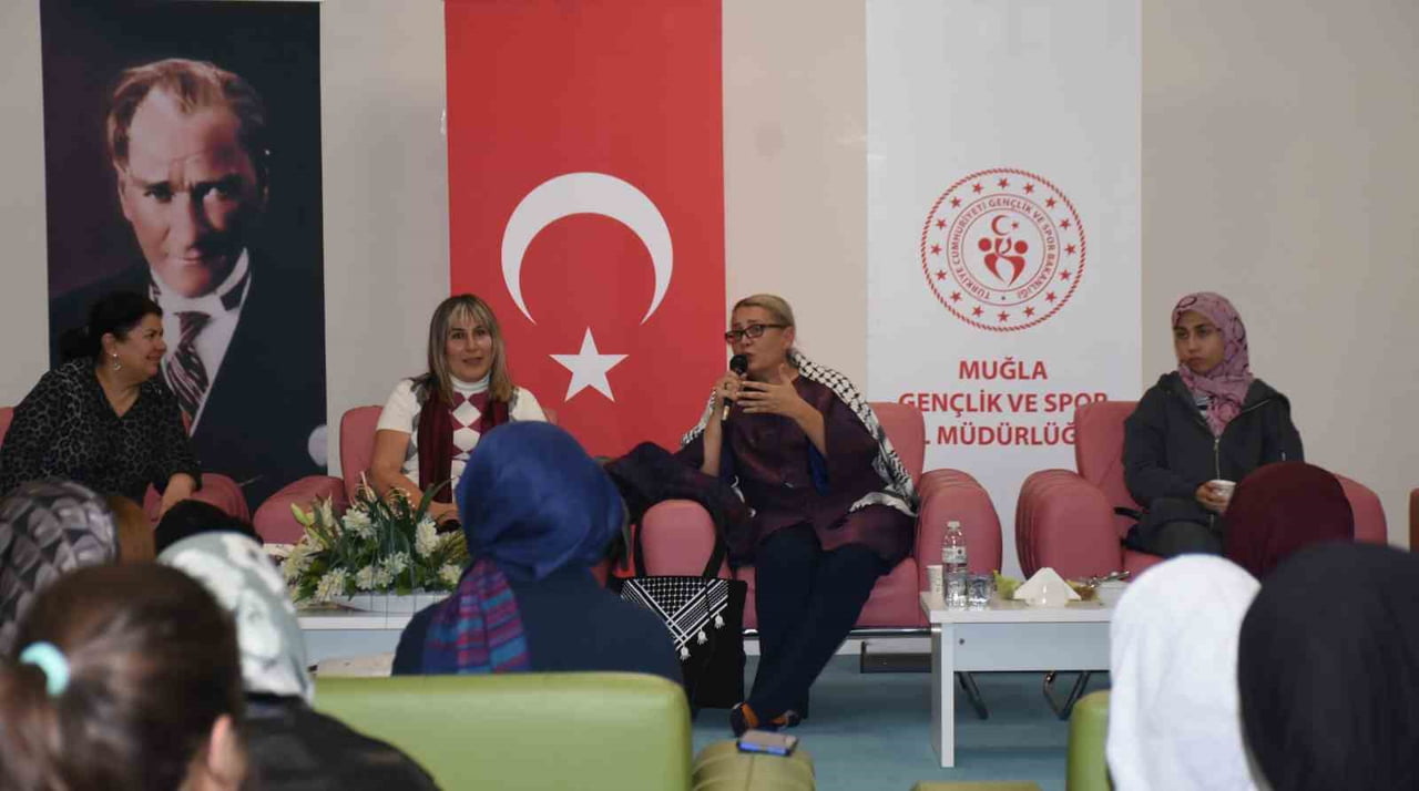 FİLİSTİN DAVASININ SEMBOL İSİMLERİ ‘SUMUD’ KAHRAMANLARI GENÇLER İLE BULUŞTU