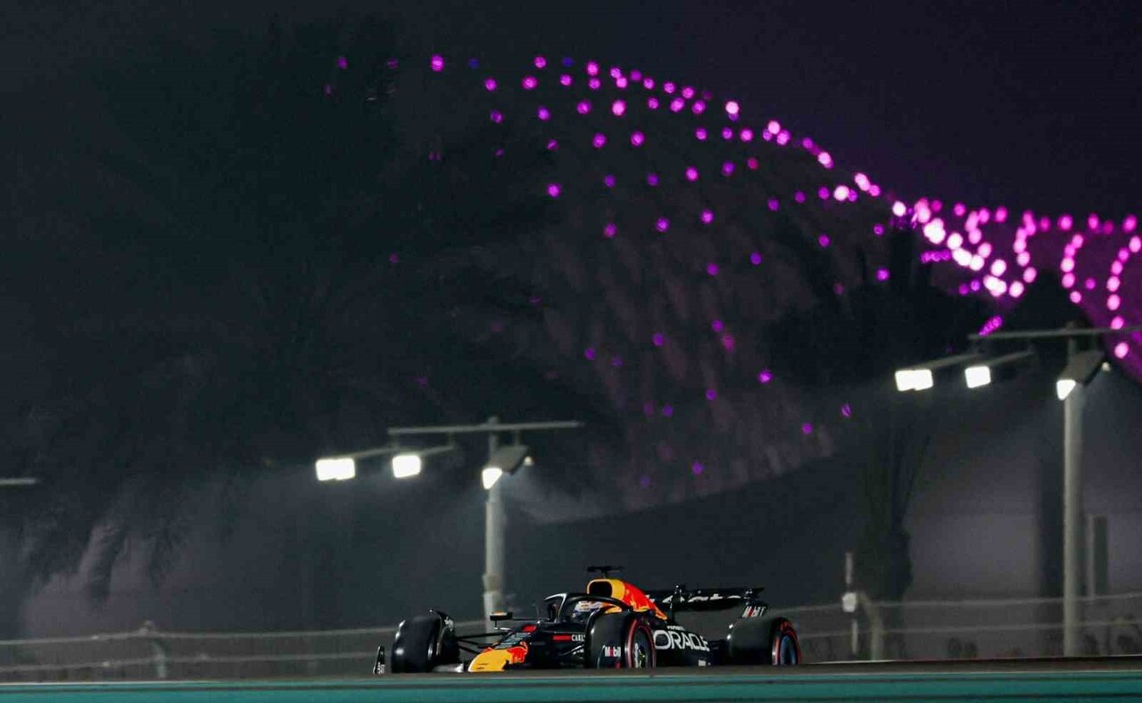 FORMULA 1'DE ŞAMPİYONU BELİRLEYECEK 24. VE SON YARIŞ OLAN ABU DABİ GRAND PRİX'SİNDE POLE...